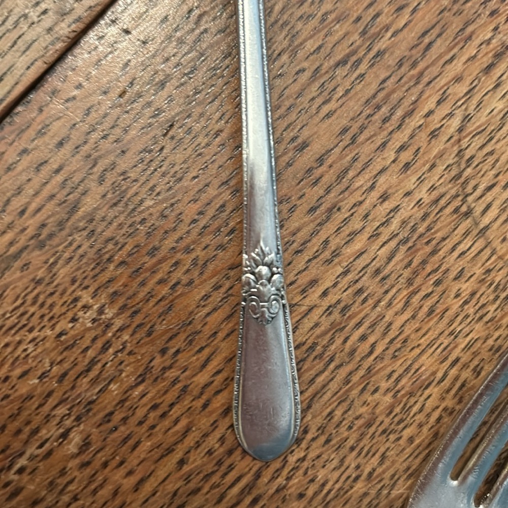 Adoration Silverplate Set - Picture 4 of 8